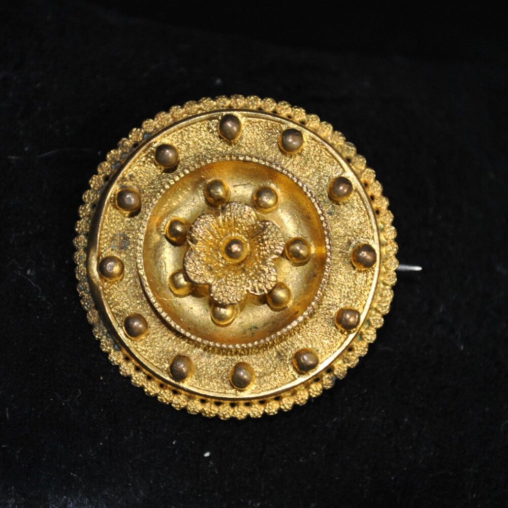 Antique Gold-plated Victorian Circular Brooch with Center Flower